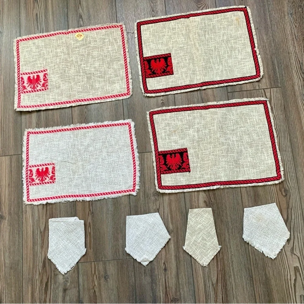 Place mats & napkins